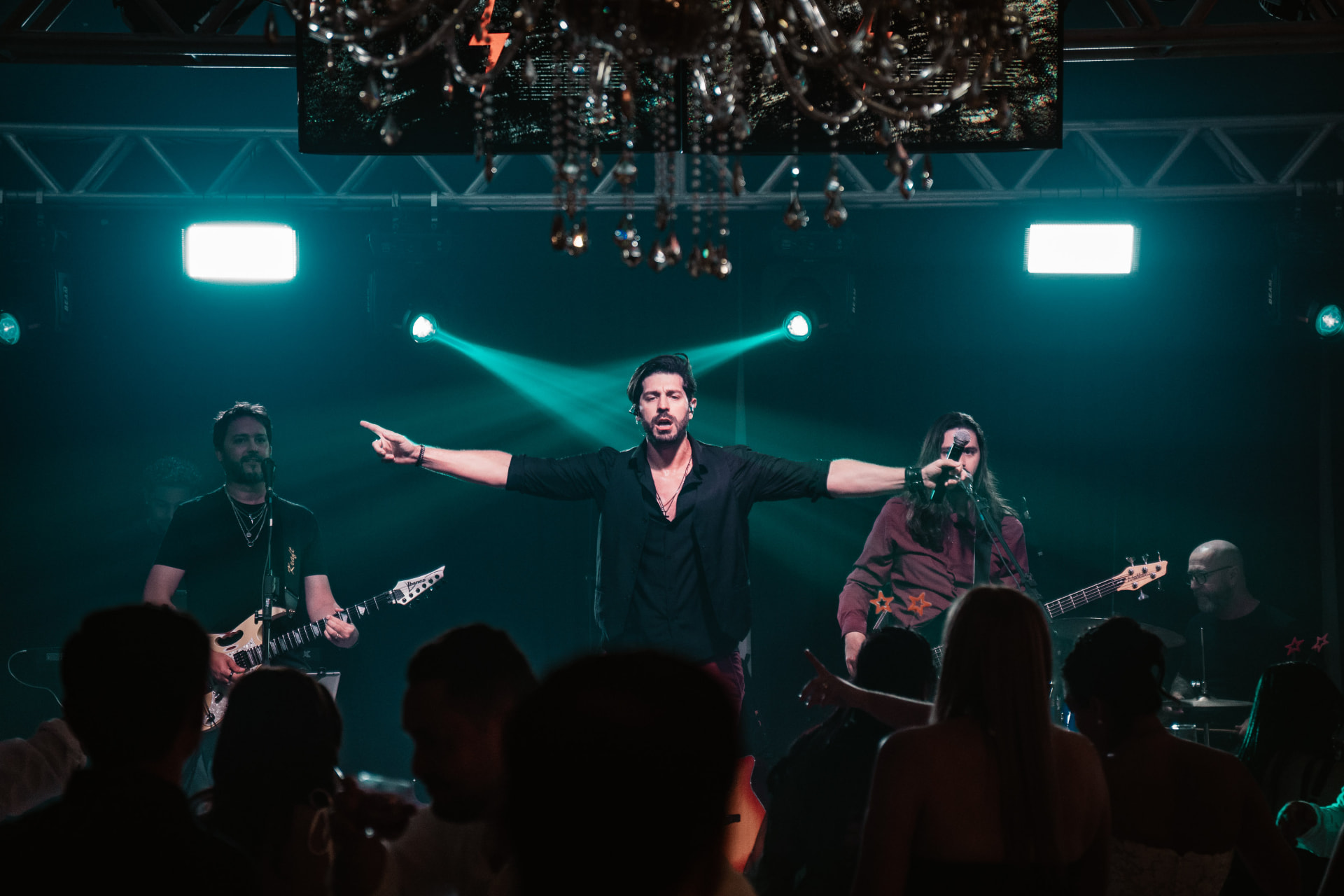 Festas sociais — apresentação de Gui Simões